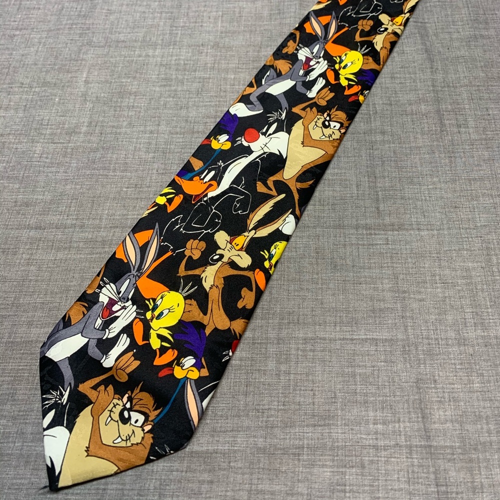 Vintage Looney Tunes Mania 90s tie. Bugs N Friends